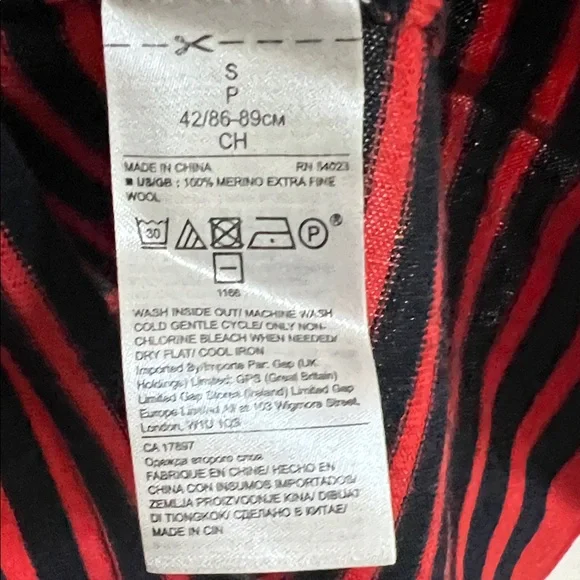 Banana Republic Merino Black and Red Striped Tee - Picture 5 of 9